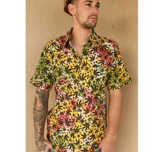 Lakhays Los Angeles NWT! Rasta Hippie Canna Leaf Short Sleeve Button Down Shirt